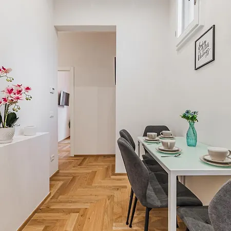 Apartment Ada Alfani Boutique - 5 Min Duomo Florence